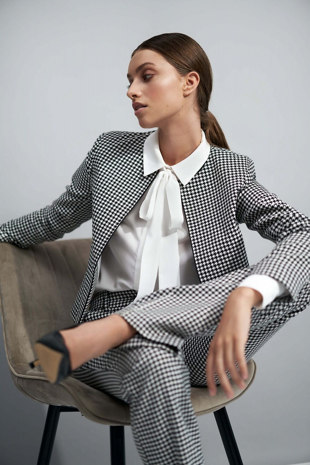 Minimalist Peplite Pattern Blazer - Versatile Office Elegance